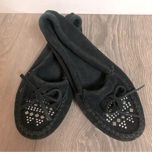 Minnetonka slip on shoes